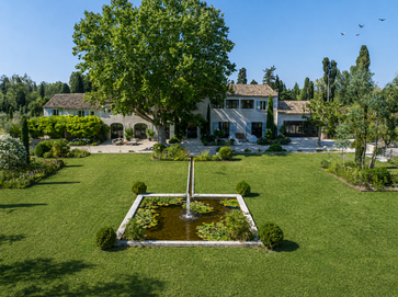 SAINT-RÉMY-DE-PROVENCE – PROPRIÉTÉ D'EXCEPTION - PISCINE ET COURT DE TENNIS – PARC DE 1,74 HA