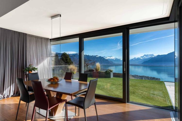 Attique d’exception avec terrasse et vue panoramique sur le lac !