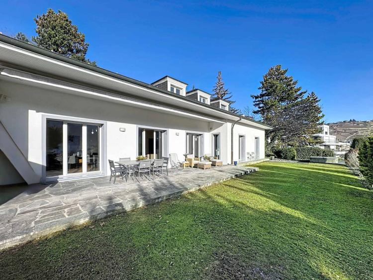 Propriété d’exception avec vue panoramique sur les châteaux | Quartier ultra recherché