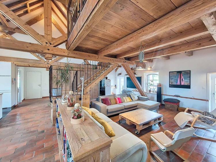 Triplex de 5.5 pièces en attique proche de Romont