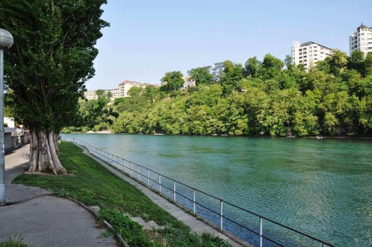A DEUX PAS DES BERGES DU RHÔNE Superbe loft neuf