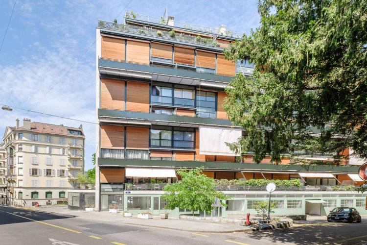 Magnifique duplex de 9 pièces avec balcons
